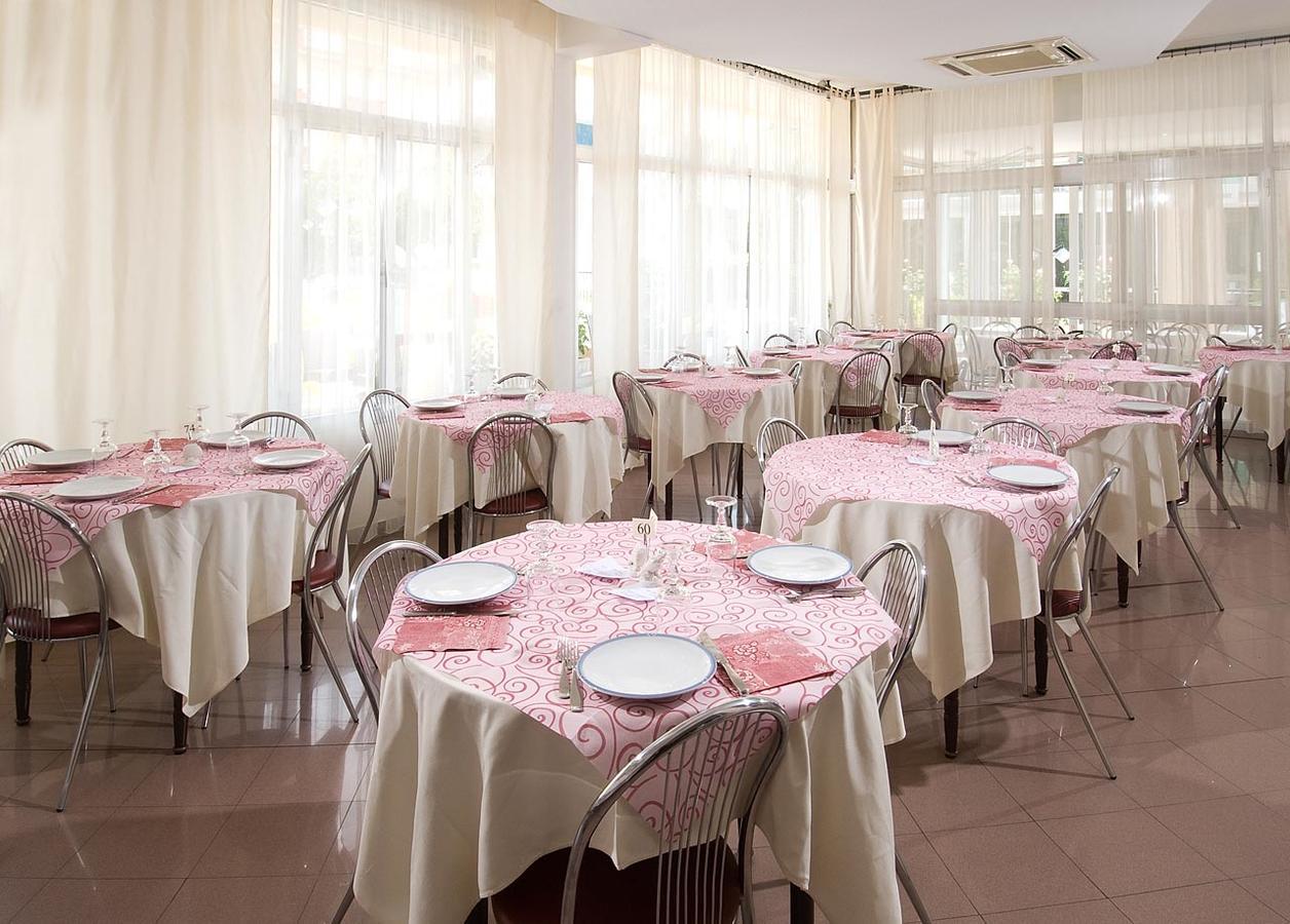 Hotel Venus Riccione Exterior photo
